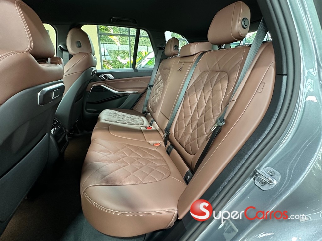 2026 BMW X 5 XDRIVE 40i M PACKAGE — foto 5 / 11
