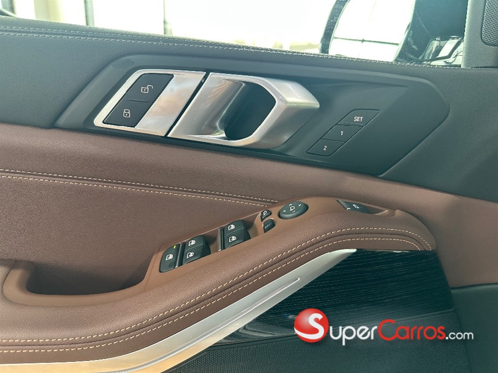 2026 BMW X 5 XDRIVE 40i M PACKAGE — foto 8 / 11