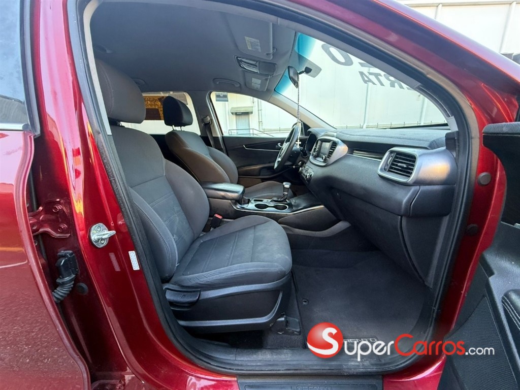 2020 Kia Sorento LX — foto 3 / 12