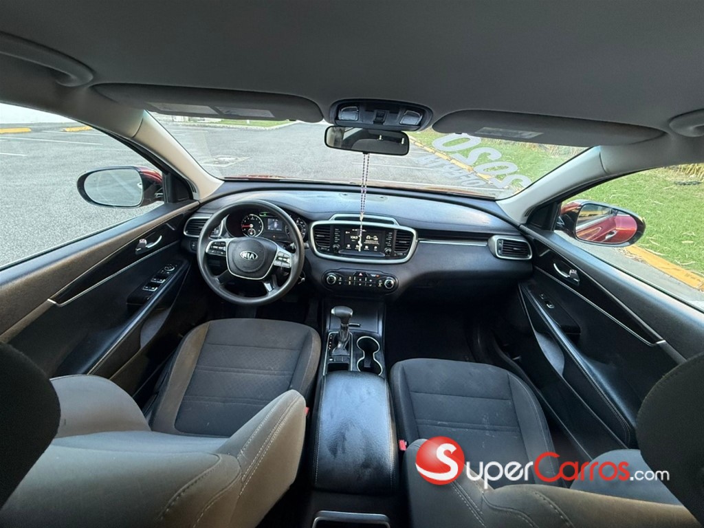 2020 Kia Sorento LX — foto 6 / 12