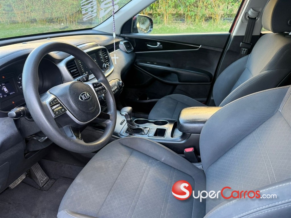 2020 Kia Sorento LX — foto 8 / 12