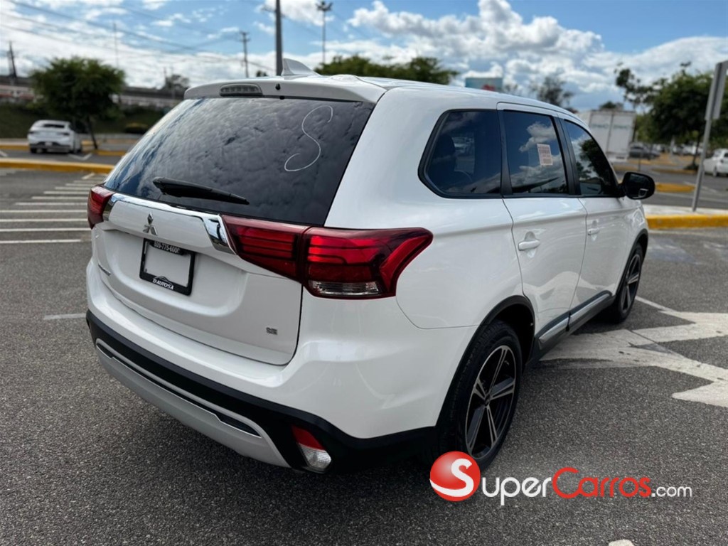 2020 Mitsubishi Motors Outlander SE — foto 7 / 12