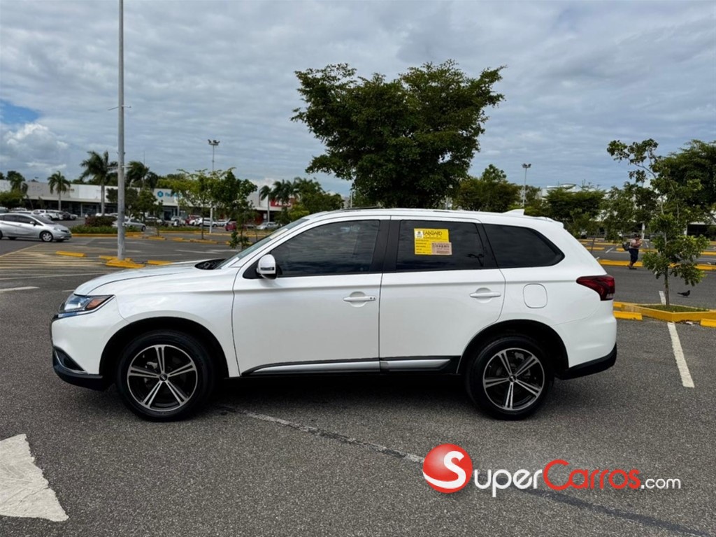 2020 Mitsubishi Motors Outlander SE — foto 11 / 12