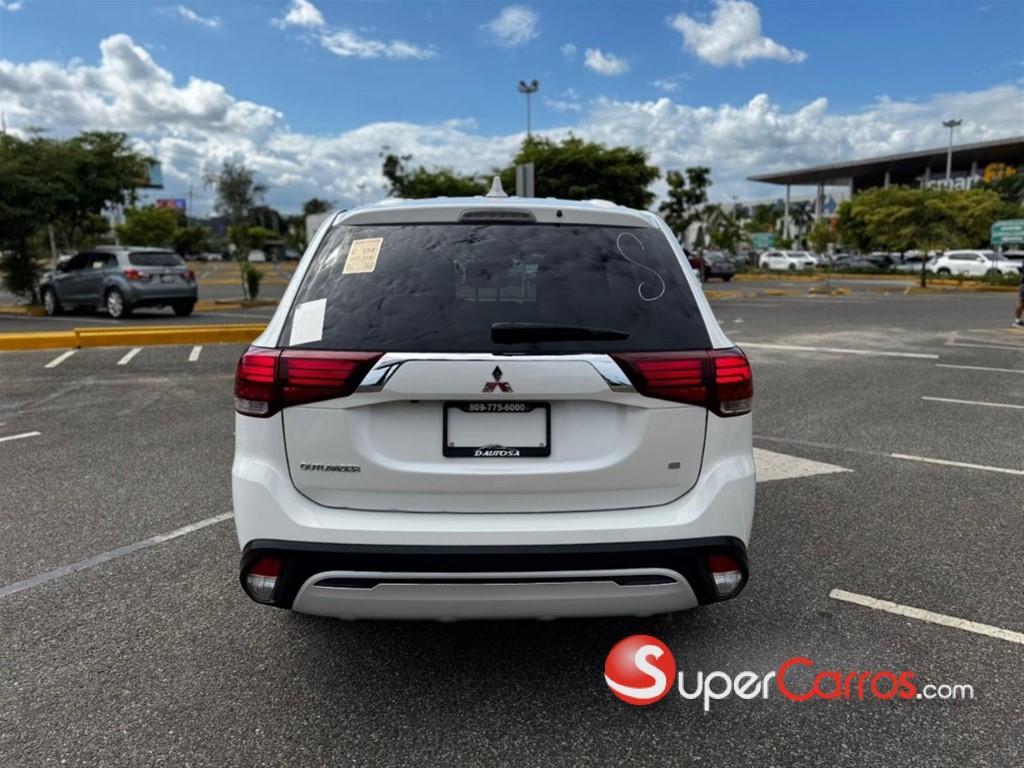 2020 Mitsubishi Motors Outlander SE — foto 12 / 12