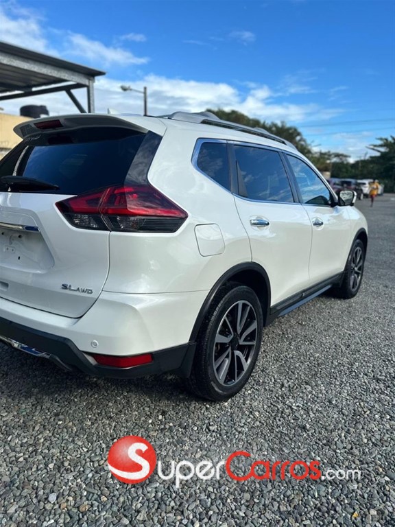 2020 Nissan Rogue SL — foto 7 / 11
