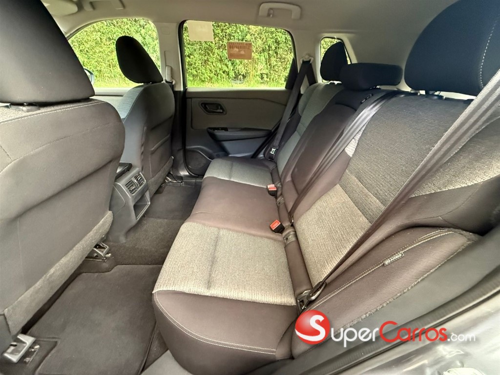 2021 Nissan Rogue S — foto 7 / 11