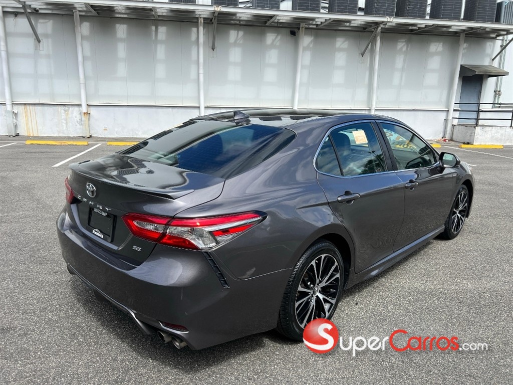 2019 Toyota Camry SE — foto 4 / 12