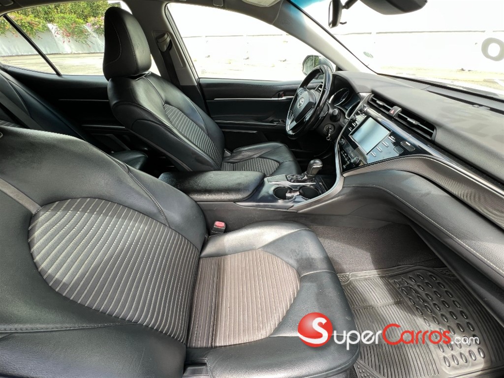 2019 Toyota Camry SE — foto 9 / 12