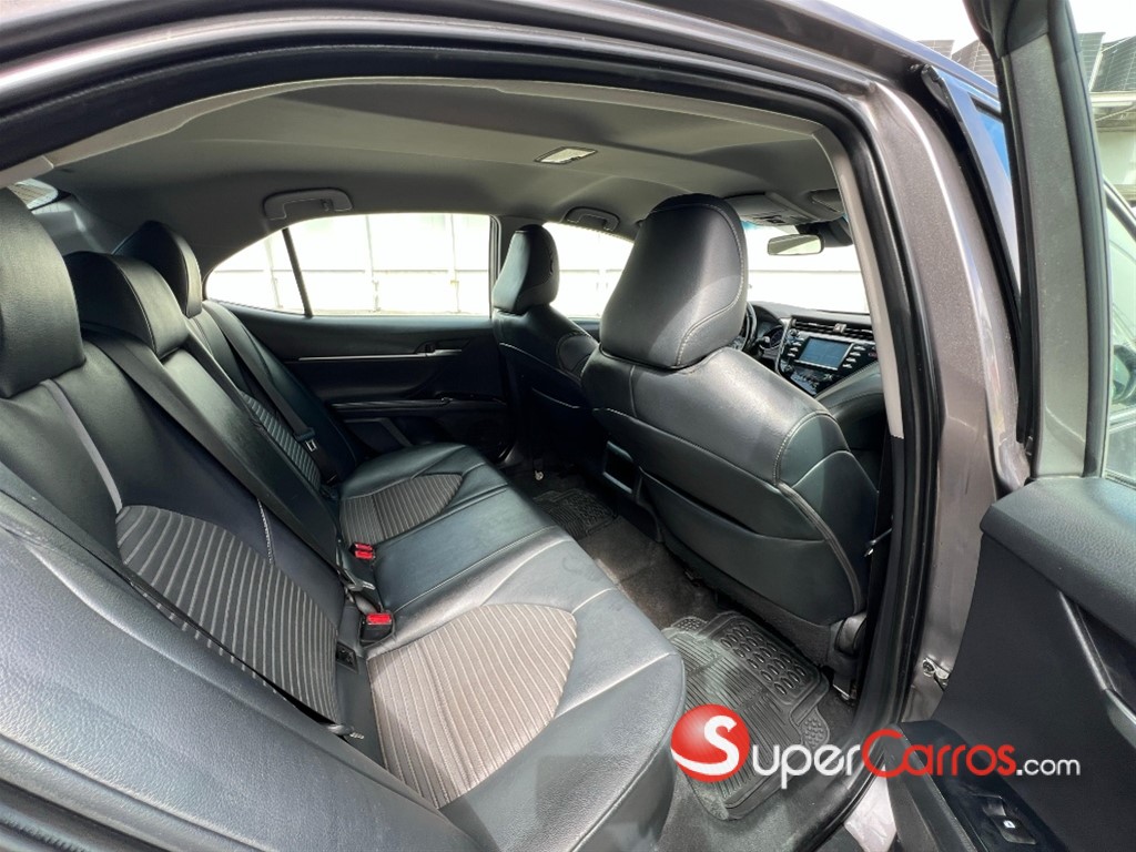 2019 Toyota Camry SE — foto 11 / 12