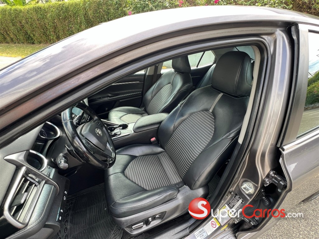 2019 Toyota Camry SE — foto 12 / 12