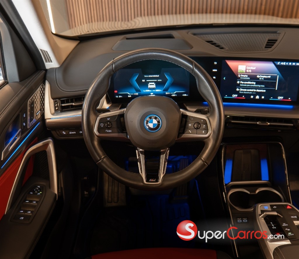 2024 BMW iX1 — foto 7 / 12