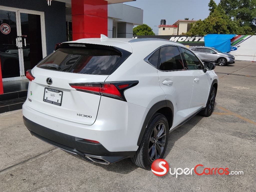 2021 Lexus NX 300 F Sport — foto 7 / 12