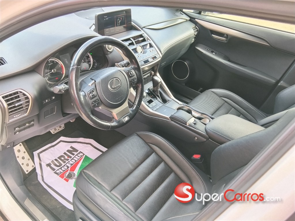 2021 Lexus NX 300 F Sport — foto 8 / 12