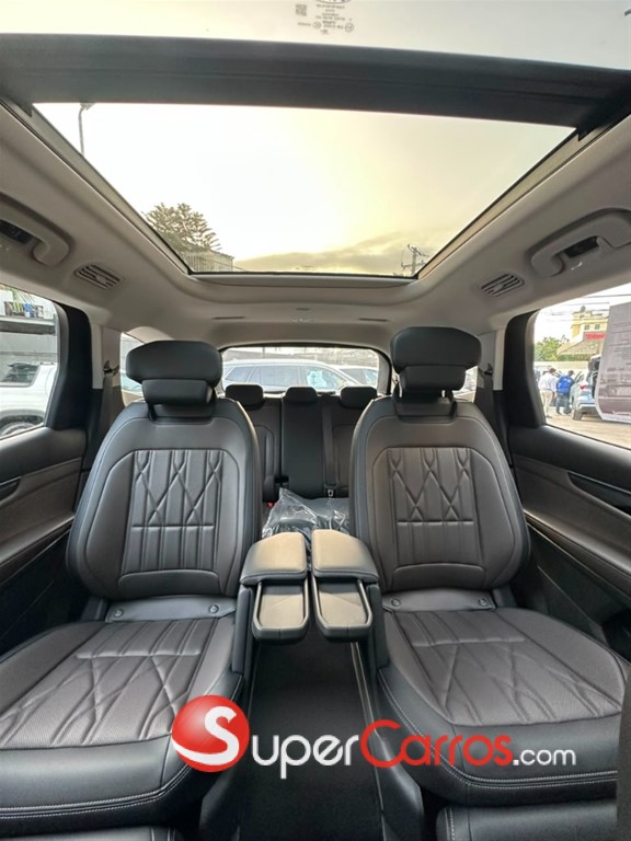 2026 Ford EDGE Titanium — foto 9 / 11