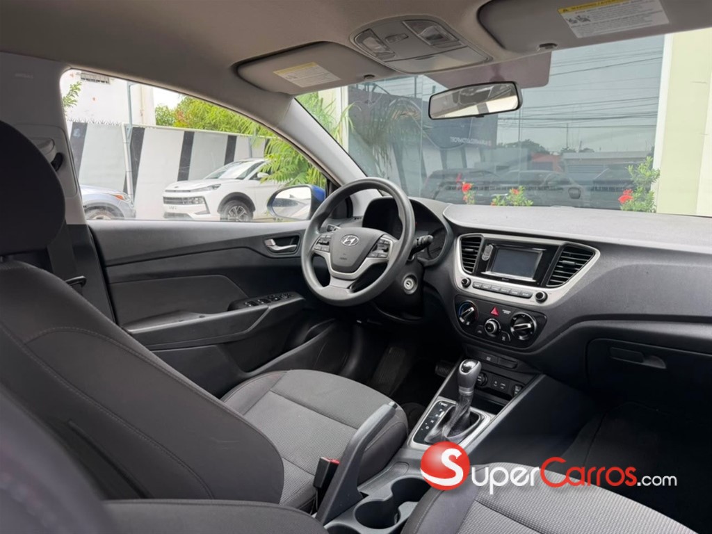 2020 Hyundai Accent SE — foto 7 / 12