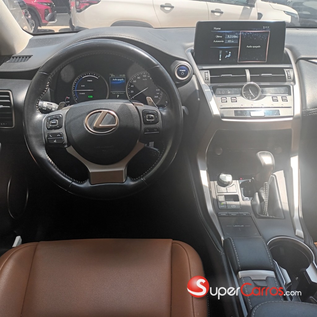 2020 Lexus NX 300 Hybrid — foto 8 / 10