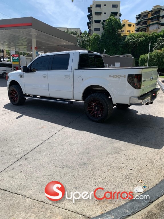 2013 Ford F 150 Lariat — foto 9 / 12