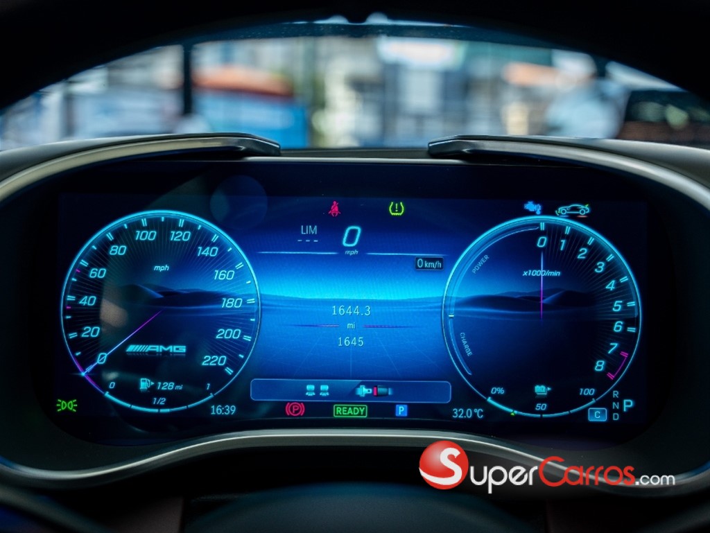 2026 Mercedes-Benz Clase GT 63 S E Performance Coupe — foto 12 / 12