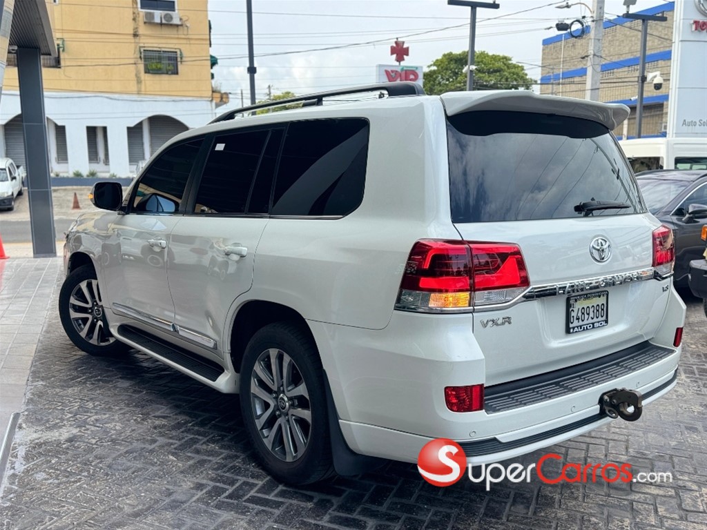 2020 Toyota Land Cruiser VXR — foto 3 / 10