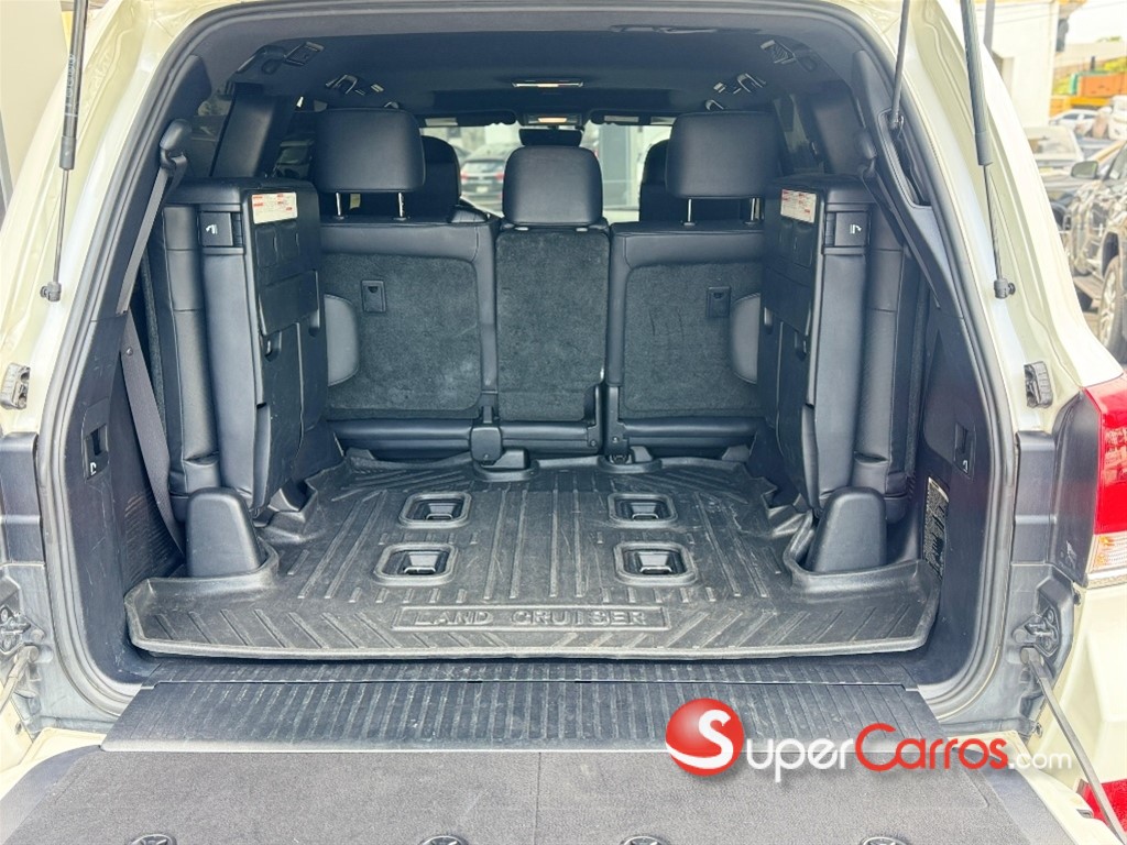 2020 Toyota Land Cruiser VXR — foto 4 / 10