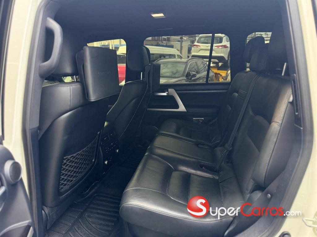 2020 Toyota Land Cruiser VXR — foto 10 / 10