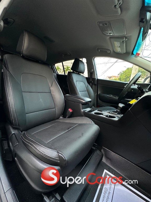 2021 Kia Sportage LX — foto 8 / 10