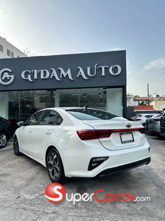 2021 Kia Forte LXS — foto 6 / 10