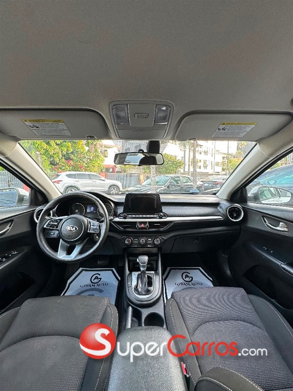 2021 Kia Forte LXS — foto 9 / 10
