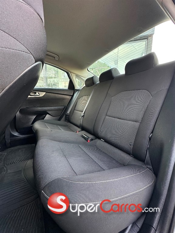 2021 Kia Forte LXS — foto 10 / 10