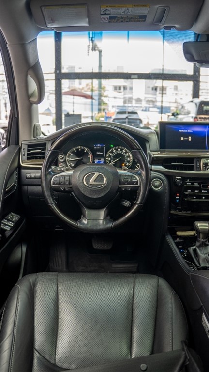 2018 Lexus LX 570 — foto 6 / 12