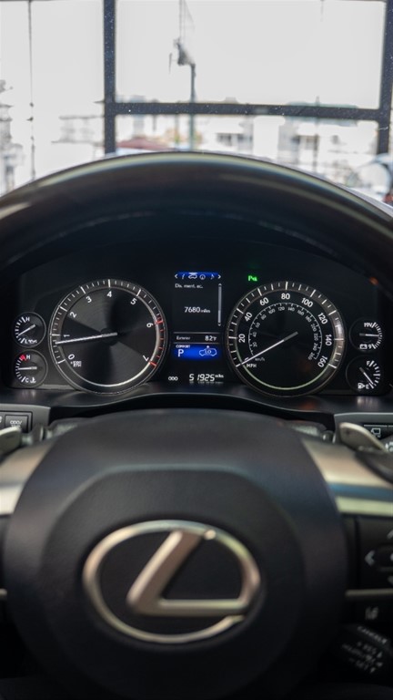2018 Lexus LX 570 — foto 9 / 12