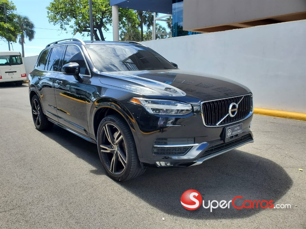 2019 Volvo XC90 Momentum T6