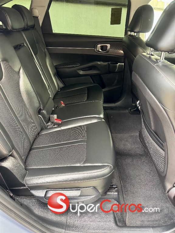 2021 Kia Sorento S — foto 8 / 10