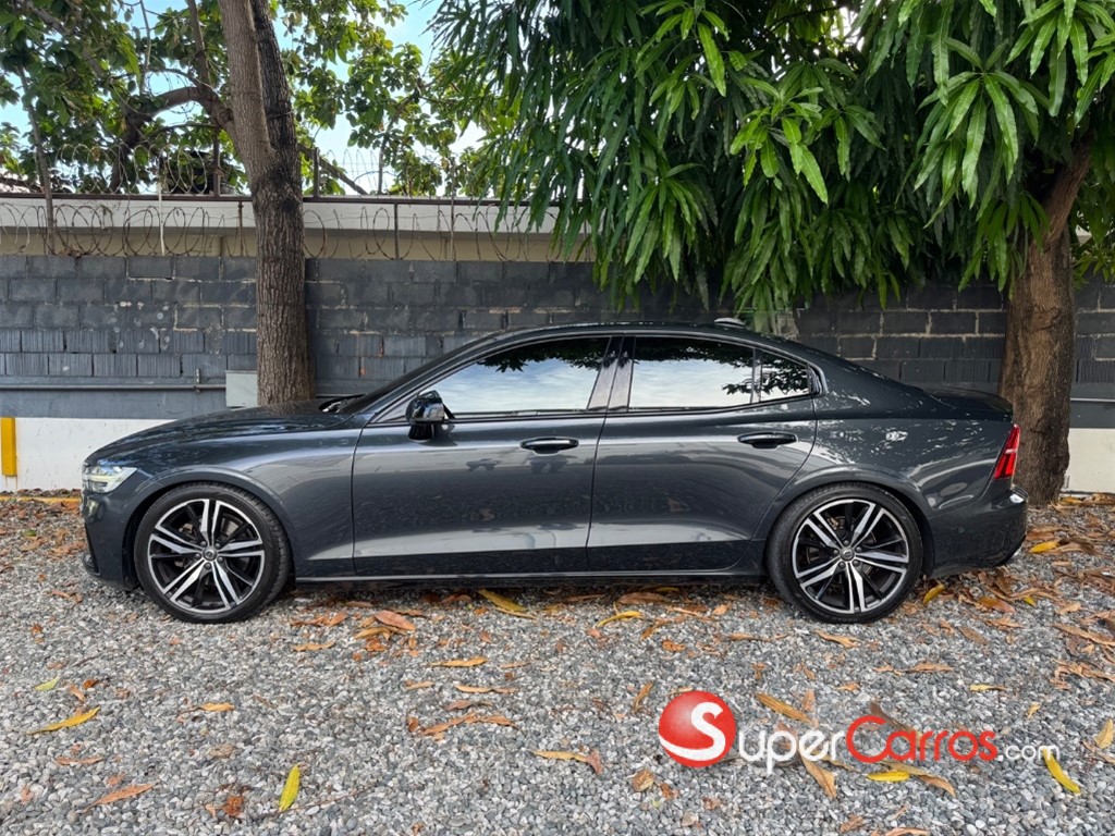 2020 Volvo S60 R Desing — foto 2 / 12