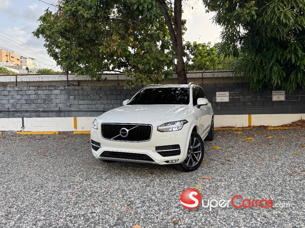 2017 Volvo XC90 Momentum T5