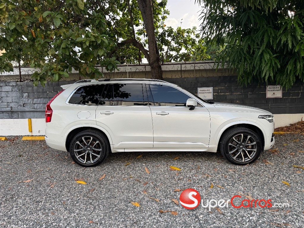 2017 Volvo XC90 Momentum T5 — foto 4 / 12