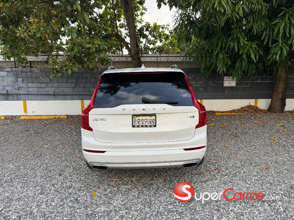 2017 Volvo XC90 Momentum T5 — foto 5 / 12