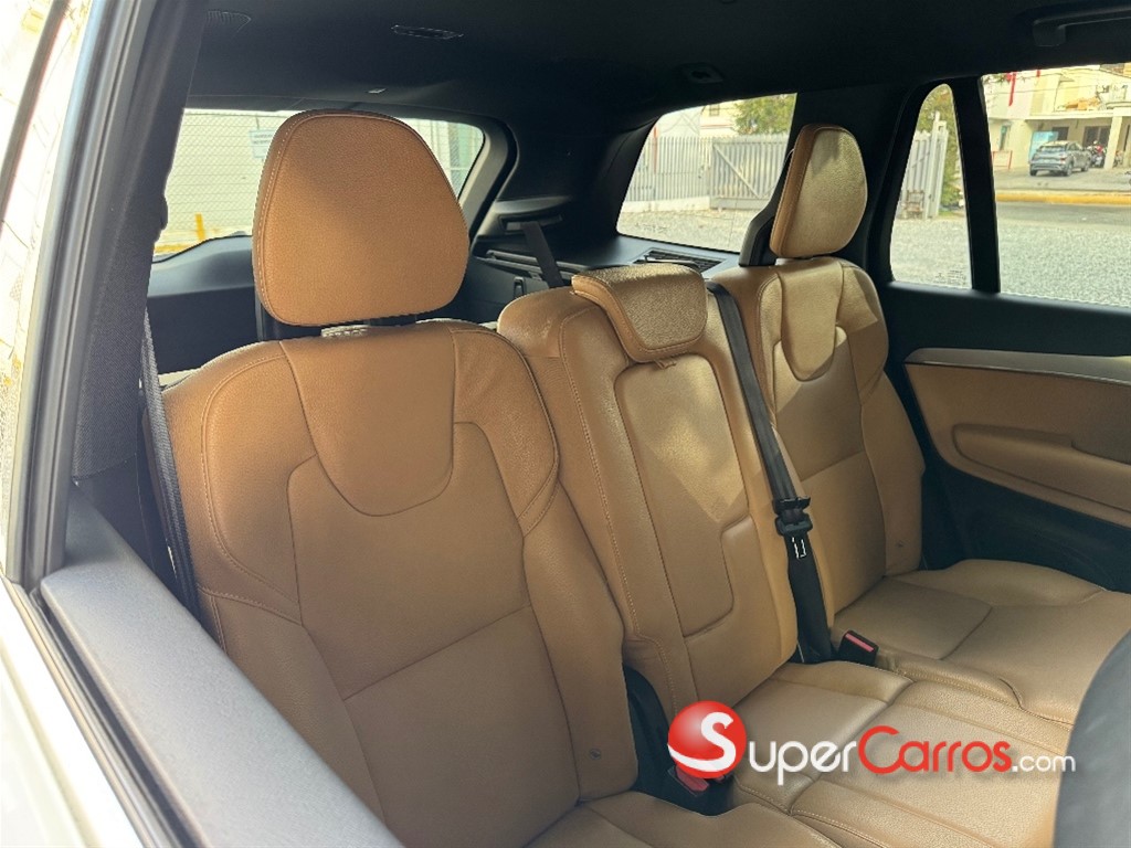 2017 Volvo XC90 Momentum T5 — foto 7 / 12
