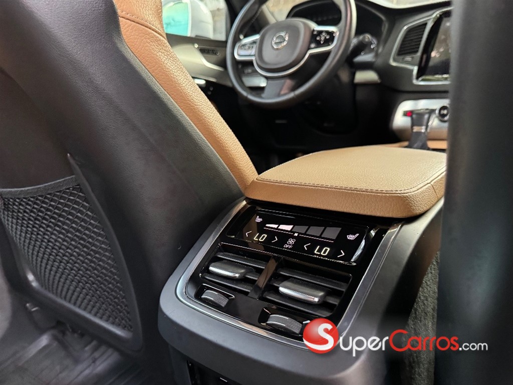 2017 Volvo XC90 Momentum T5 — foto 8 / 12
