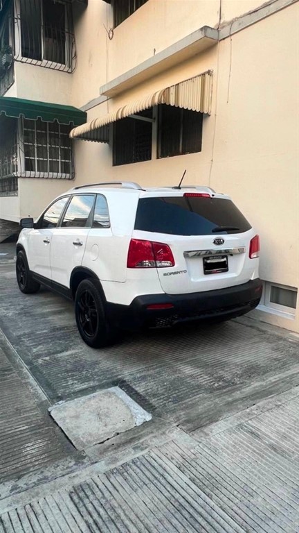 2011 Kia Sorento LX — foto 2 / 4