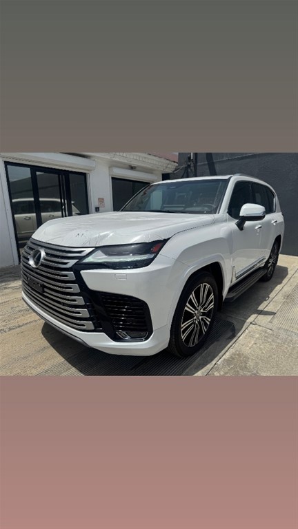 2027 Lexus LX LX 500d urban — foto 2 / 12