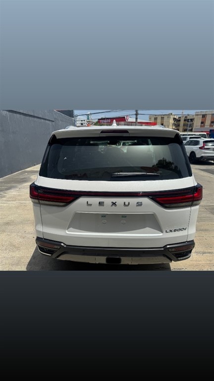 2027 Lexus LX LX 500d urban — foto 6 / 12