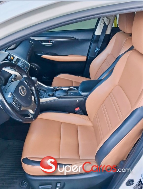 2016 Lexus NX 200T — foto 9 / 11