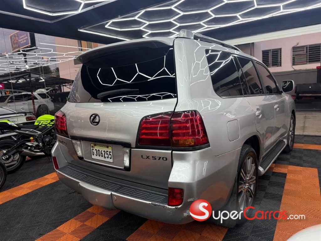 2009 Lexus LX 570 — foto 4 / 5