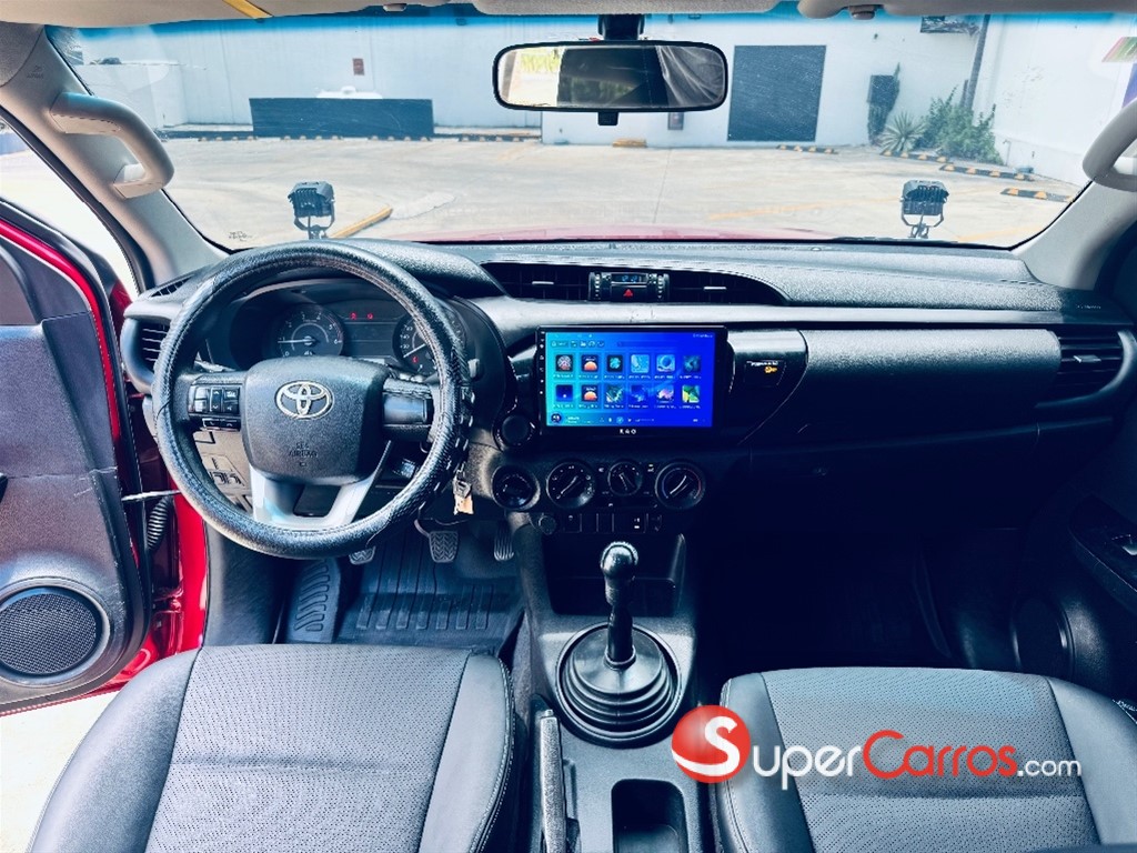 2021 Toyota Hilux SRV — foto 8 / 12