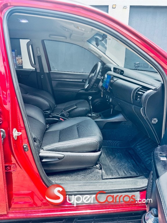 2021 Toyota Hilux SRV — foto 11 / 12