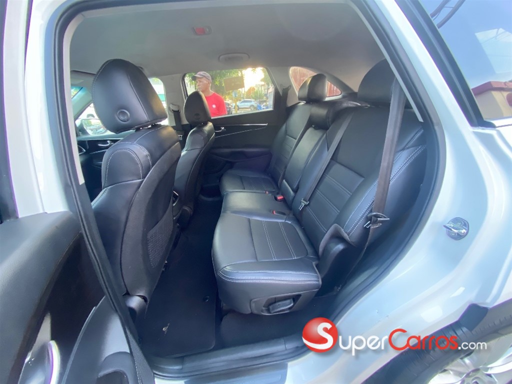 2020 Kia Sorento LX — foto 7 / 12