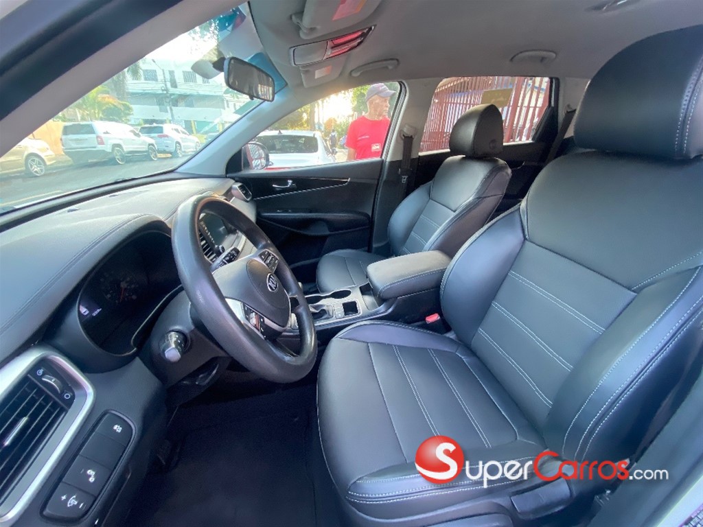 2020 Kia Sorento LX — foto 8 / 12