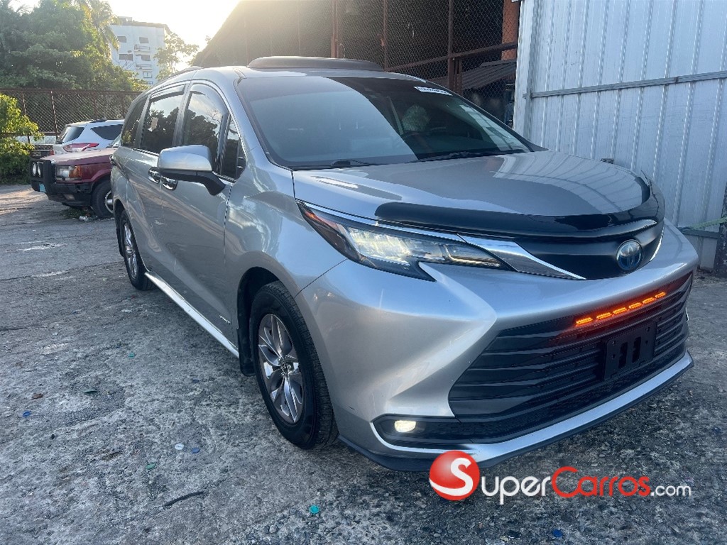 2021 Toyota Sienna LE — foto 2 / 12