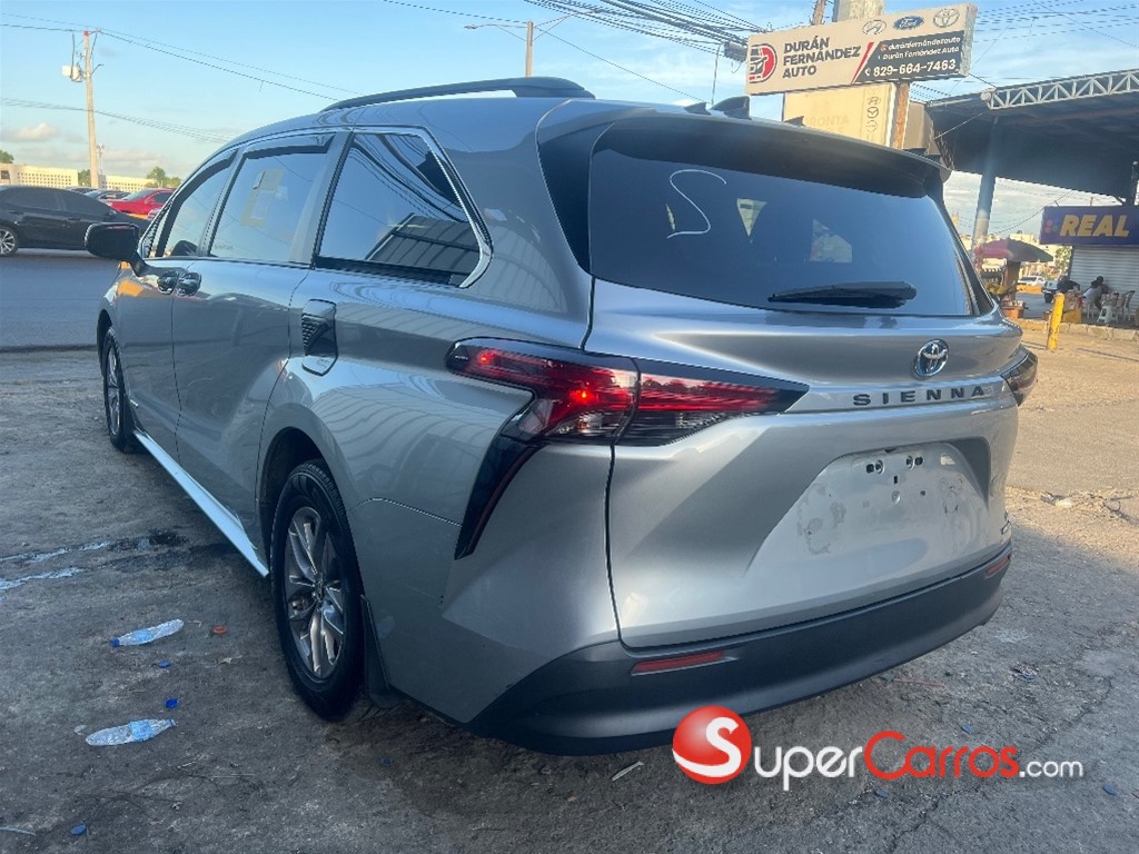 2021 Toyota Sienna LE — foto 5 / 12